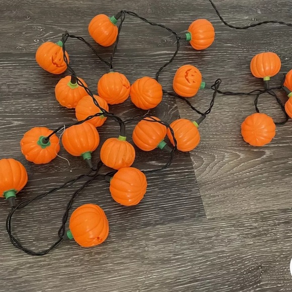 Pumpkin String Lights 20 Small Blow Molds on Blinking Lights - Picture 7 of 9